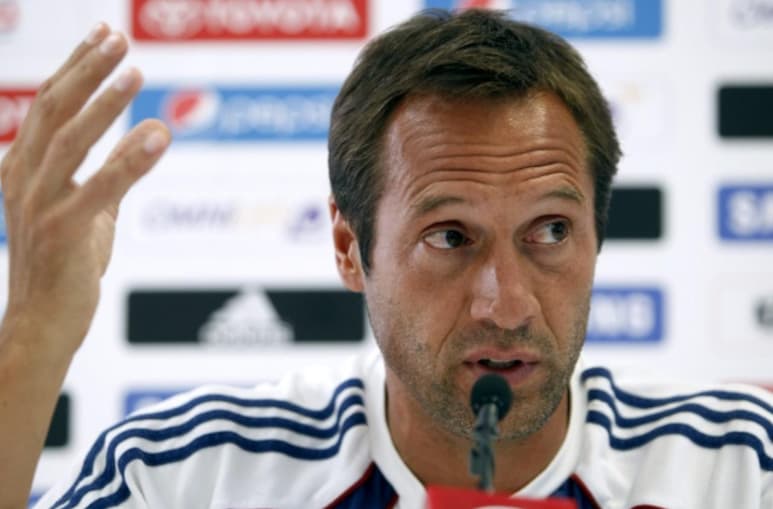 Las Chivas están en busca de un técnico y el nombre del neerlandés John van't Schip se ha escuchado entre los rumores de candidatos para llegar al banquillo rojiblanco. (ARCHIVO)