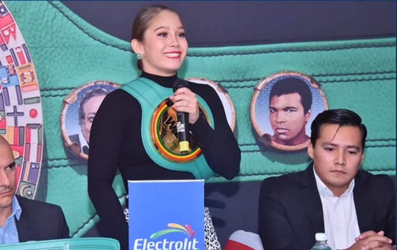 A los 21 años, Marilyn Badillo, acepta el reto de ser una estudiante exitosa y una boxeadora con grandes alcances en el terreno profesional. Está por cumplir un año más de su debut (2017), pero en realidad lleva poco más de una década intercambiando golpes arriba de un ring.