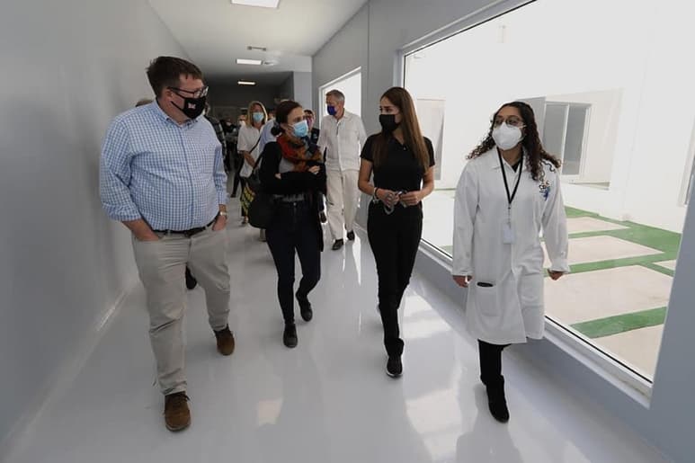 Las autoridades se trasladaron a las instalaciones del centro, donde les compartió el protocolo del análisis postmortem.