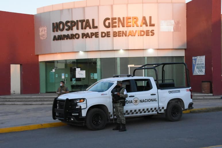La víctima fue trasladada al Hospital General Amparo Pape de Benavides en Monclova, donde fue ingresada de urgencia.