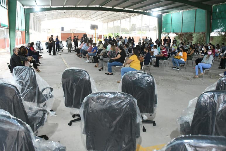 Se trata de un lote de 150 sillones ejecutivos. (FERNANDO COMPEÁN)