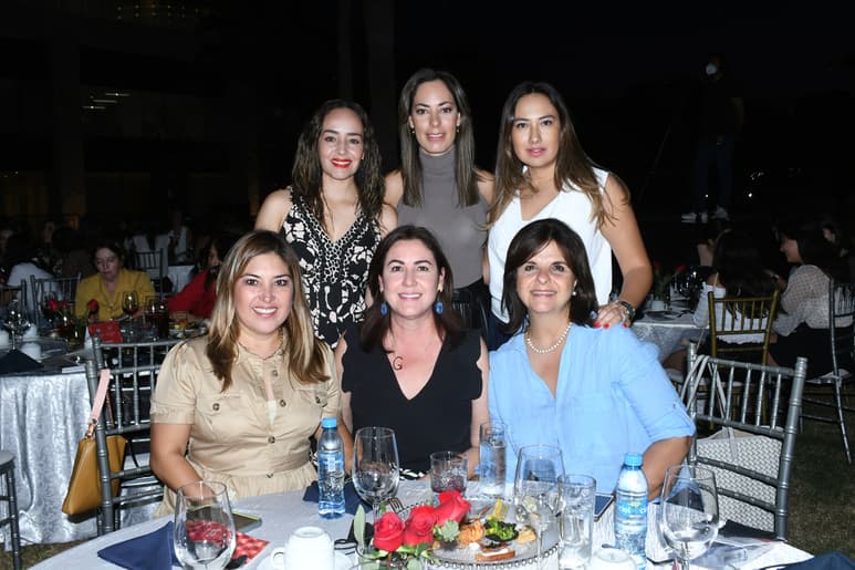 Esteysi Anaya, Ana, Priscila, Erika, Gisela y Cristi (EL SIGLO DE TORREÓN/FERNANDO COMPEÁN)