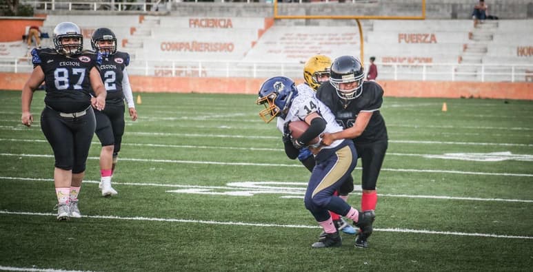 En medio de un ambiente festivo, días atrás se pusieron en marcha las actividades de la primera temporada en la Liga Femenil de Futbol Americano Equipado de Coahuila, en las instalaciones del campo recreativo “Los Nogales”, de la ciudad de Saltillo.