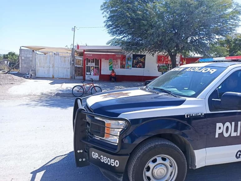 Hombre huyó a bordo de un vehículo compacto. (EL SIGLO DE TORREÓN)