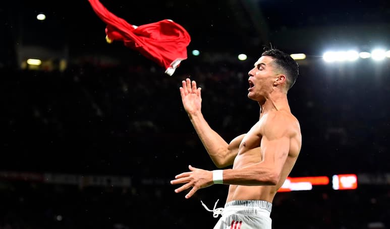 También se llevó galardón a mejor jugador de la Premier League. (EFE)