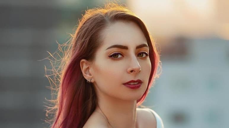 La youtuber acusada de pornografía infantil invitó a 'no ser borregos' y leer más. (ARCHIVO)