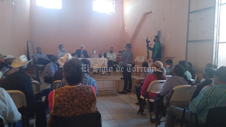 Martínez Santoyo dijo que no se trata de imponer nada, pero que todo esto está retrasando todavía más los trabajos de ASL y que de seguir con retrasos el proyecto corre riesgo nuevamente de ser suspendido. (EL SIGLO DE TORREÓN)
