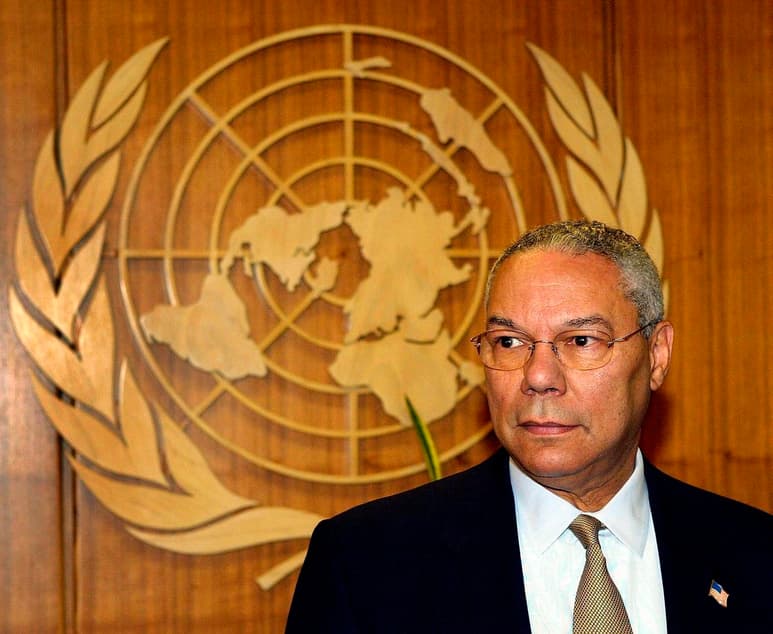 El general Colin L. Powell, fallecido este lunes a los 84 años de edad por complicaciones relacionadas con la COVID-19, forjó una brillante carrera militar y política que hizo historia, cuya gran 'mancha' fue su controvertida defensa ante la ONU de la existencia de armas de destrucción masiva en Irak para justificar la invasión de este país. (EFE)