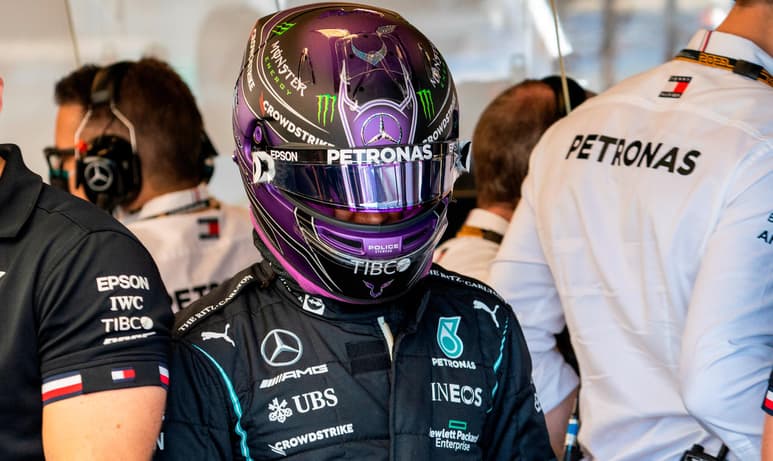 Los Mercedes del finlandés Valtteri Bottas y el británico Lewis Hamilton han marcado el paso en los primeros entrenamientos libres del Gran Premio de Estados Unidos de Fórmula 1.