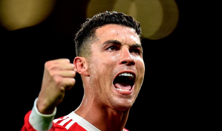 Cristiano Ronaldo, futbolista del Manchester United, respondió a las críticas de las últimas semanas y dijo que su objetivo es 'callar bocas' y ganar títulos con el club inglés.