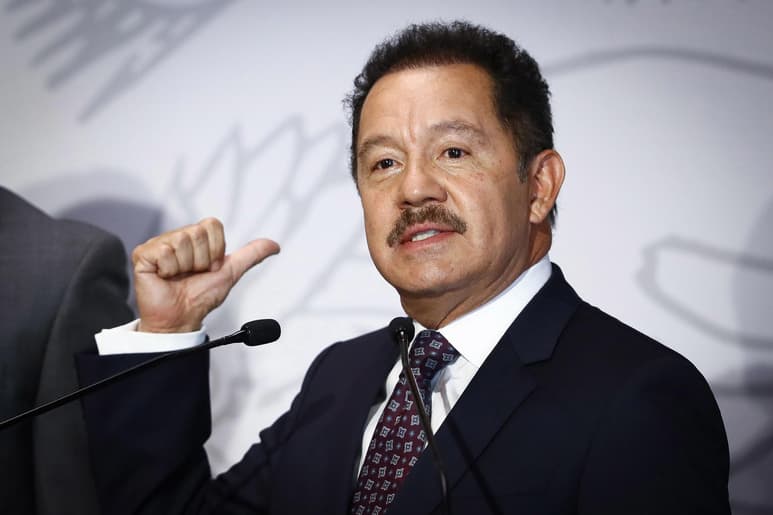 El coordinador parlamentario de Morena en la Cámara de Diputados, Ignacio Mier Velazco, advirtió que si no se avala la reforma eléctrica propuesta por el presidente Andrés Manuel López Obrador, 'al paso que vamos, en 5 años desaparece la CFE y entonces las empresas extranjeras podrán establecer el precio de la energía a lo que se les pegue la gana y perdemos soberanía y seguridad'. (ARCHIVO)