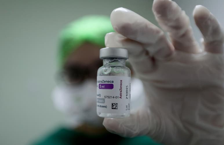 La farmacéutica planea contar con una versión actualizada para
2022. (ARCHIVO)