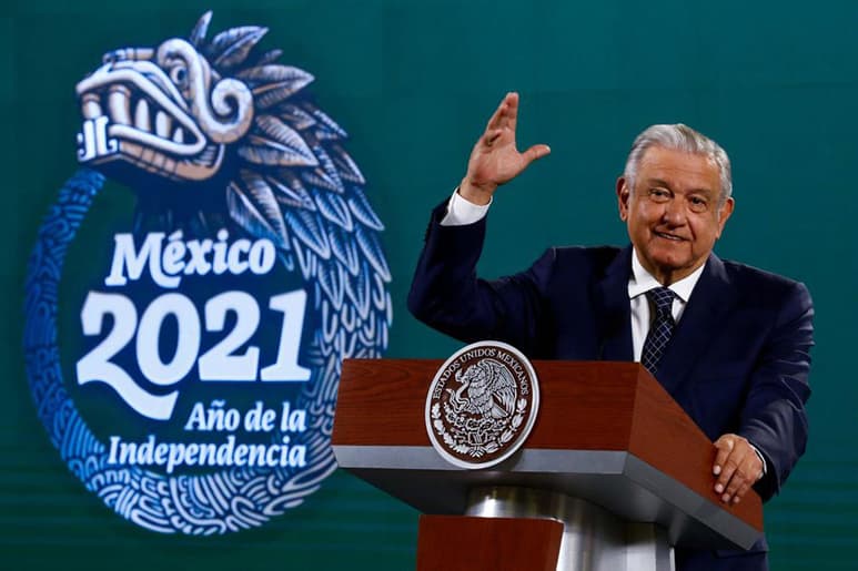 El presidente Andrés Manuel López Obrador informó que el próximo 1 y 2 de noviembre, en el marco del Día de Muertos, no realizará sus conferencias mañaneras en Palacio Nacional. (EFE)