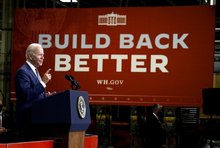 El presidente de Estados Unidos, Joe Biden, insistió hoy en Nueva Jersey en la importancia de sacar adelante sus planes de inversión social y de infraestructura, cuya aprobación se encuentra atascada por falta de unidad entre los miembros de su propio partido. (EFE)