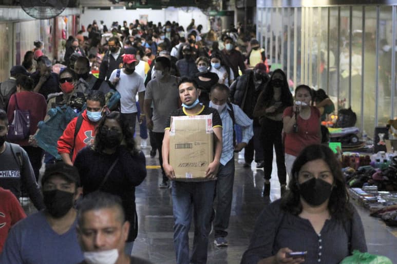 López-Gatell destacó que México lleva tres meses consecutivos de reducción en la epidemia por COVID-19. 'Tenemos menos del 1 por ciento de casos activos', resaltó también.