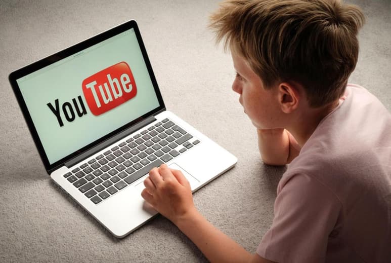 La plataforma de videos señaló que comenzará a desmonetizar aquellos videos dirigidos a niños que cuenten con 'baja calidad', es decir que resulten demasiado comerciales o que fomenten los 'malos comportamientos' (ESPECIAL)