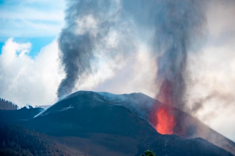 Un terremoto de magnitud 4,8 localizado este martes en el municipio de Mazo y a 34 kilómetros de profundidad fue sentido en toda la isla canaria de La Palma, en algunos puntos con intensidad IV, y también en las islas españolas de La Gomera, El Hierro y Tenerife. (ARCHIVO) 