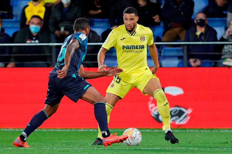 Un agónico gol de Arnaut Danjuma en el minuto 95 impidió al Cádiz llevarse el triunfo de La Cerámica, ya que permitió al Villarreal neutralizar el triplete del 'Choco Lozano', que en los primeros compases del segundo tiempo había puesto el 1-3 en el marcador, lo que deja a ambos equipos una jornada más sin conocer la victoria. (EFE)