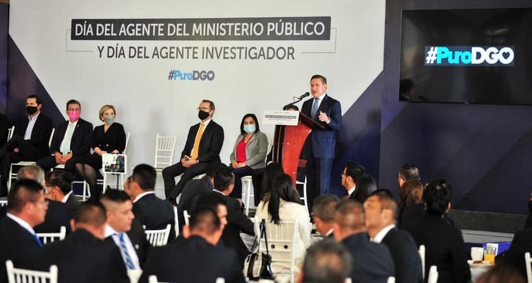 El gobernador José Rosas Aispuro dijo que la entidad que encabeza cuenta con el 99 por ciento de Certificado Único Policial. (EL SIGLO DE TORREÓN)
