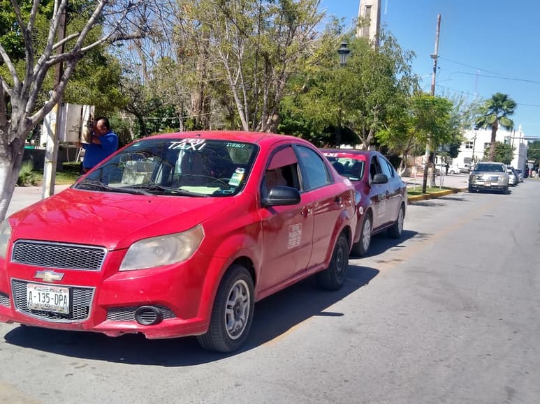 El líder de los taxistas dijo que convocará a reunión para tomar acuerdos, pues no tienen forma de cubrir la cantidad total. (EL SIGLO DE TORREÓN) 