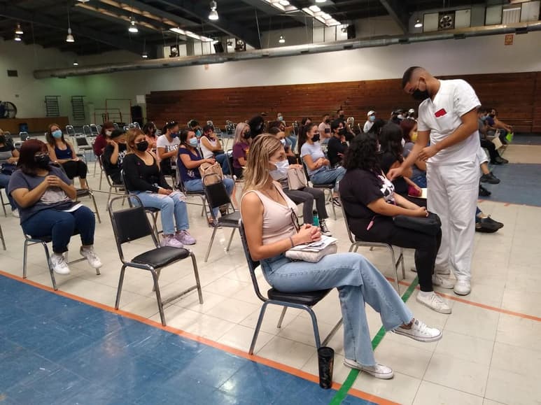 De cualquier bloque de edad que no hayan recibido la primera dosis. (ARCHIVO)