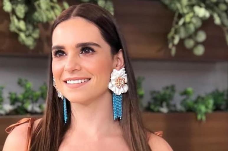 La conductora de televisión 'cautivó' al posar desde Puerto Vallarta con bikini (@TANIARIN)