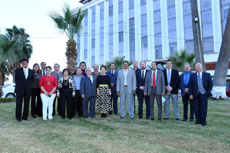 Integrantes del Colegio Metropolitano de Médicos Generales A.C. de Torreón, Coah.