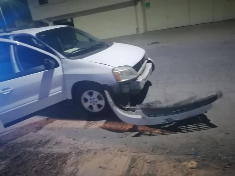 La noche del pasado sábado se registró un accidente vial en la zona Centro de la ciudad de Torreón donde participaron dos camionetas cerradas, solo hubo daños materiales.