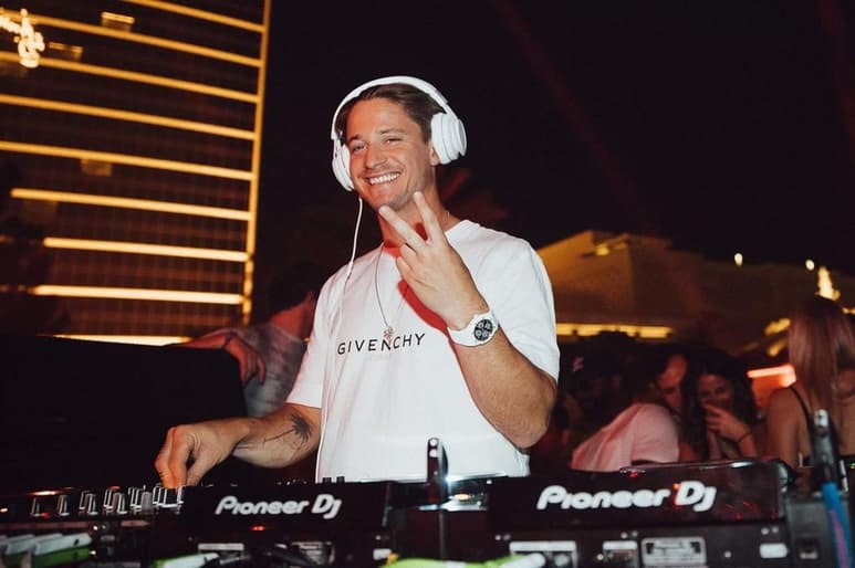 La organización del Gran Premio de México confirmo que el DJ noruego Kygo, será el encargado de cerrar el evento de la Fórmula 1 en la Ciudad de México.