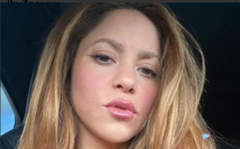 En la actualidad, Shakira es sinónimo de éxito y se le considera como una persona influyente en la música; sin embargo, no siempre fue así, sobre todo cuando intentaba conquistar al mundo con su música, ya que vivió en carne propia el 'narcorracismo', pues la etiquetaban sólo por ser colombiana. (ESPECIAL)