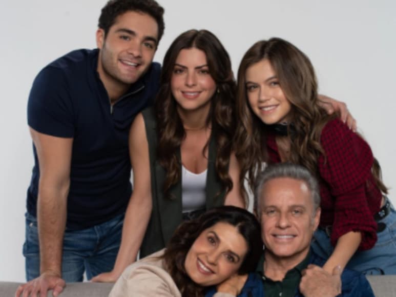 Estelar. La telenovela, Si nos dejan, se transmite de lunes a viernes a las 21:30 horas por el canal Las Estrellas.