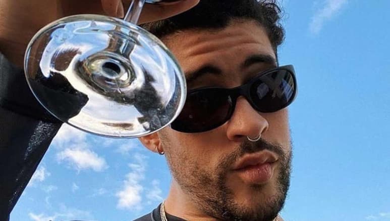 El artista urbano puertorriqueño Bad Bunny ha logrado ser el primer artista en la historia en tener 100 videos con más de 100 millones de visitas en YouTube. (ESPECIAL)