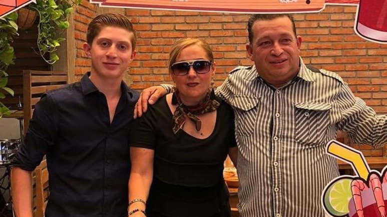 Este jueves, diversos medios aseguraron que la madre del fallecido actor Octavio Ocaña tuvo que ser hospitalizada. (ESPECIAL)