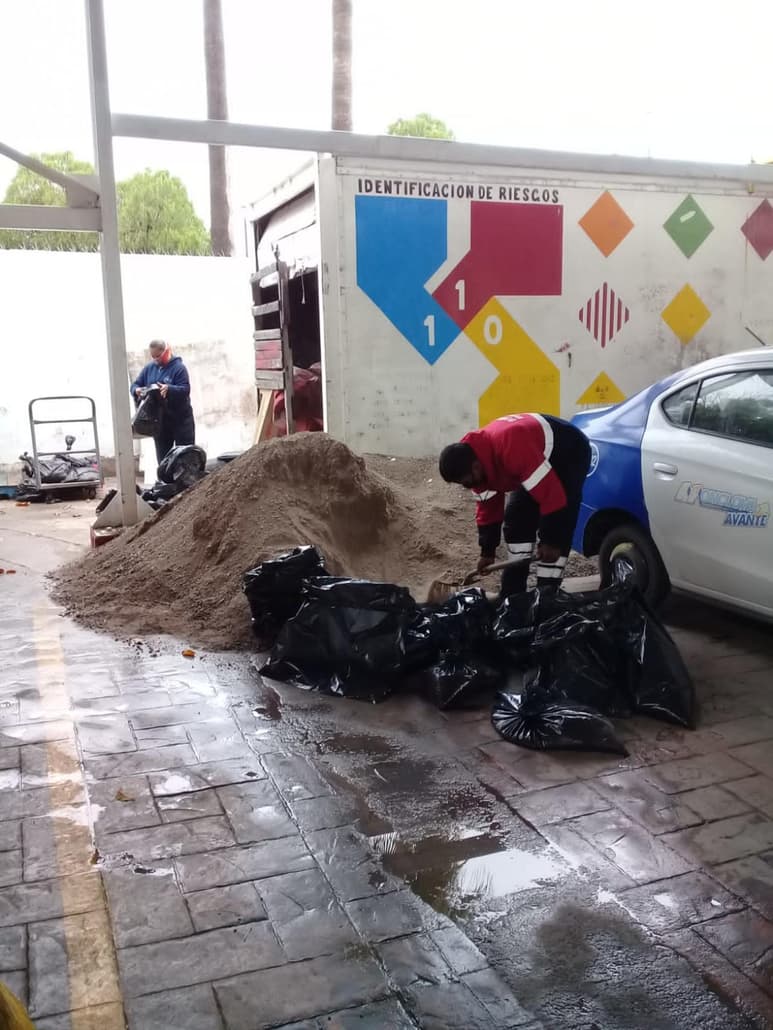 Abraham Palacios, director de Protección Civil de Ciudad Frontera, sostuvo que no hubo reportes de desastres, inundaciones de viviendas o caída de árboles o anuncios espectaculares.