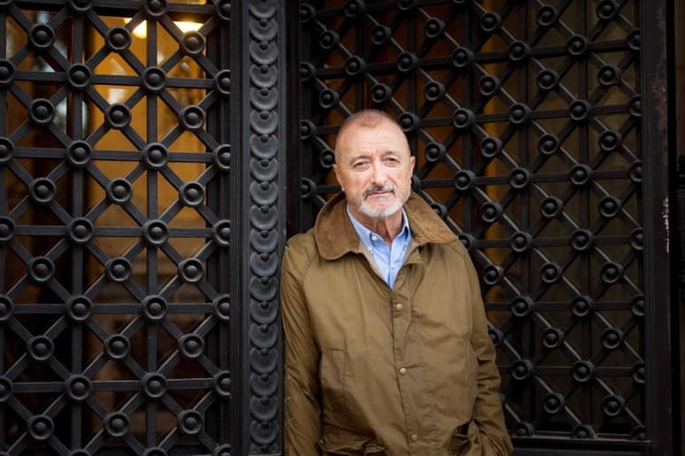 Pérez-Reverte celebra este jueves 70 años de vida. (ARCHIVO)