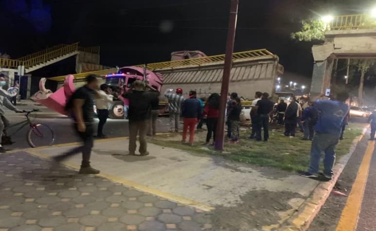 Dos unidades automotrices resultan con daños. (EL UNIVERSAL)