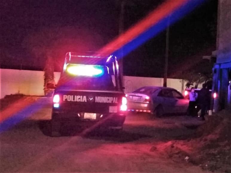 El hombre primero la arrolló y después la hirió con un arma blanca. (ARCHIVO)
