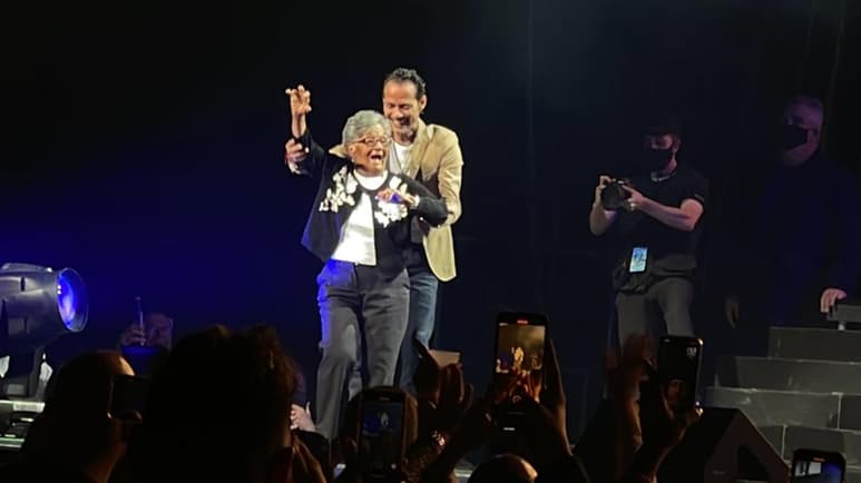 Marc Anthony se robó el corazón de su audiencia durante el concierto que ofreció en el Amway Center de Orlando, Florida no solo por su presencia y voz. (ESPECIAL)