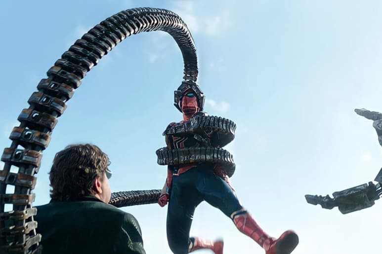 Tom Holland, el más reciente intérprete de Spider-Man en el cine, indicó que la nueva película del arácnido superhéroe, Spider-Man: No Way Home, significará la unión de tres generaciones. (ESPECIAL)
