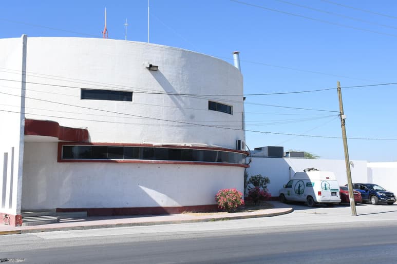 Acudió a comprar un medicamento. (ARCHIVO)