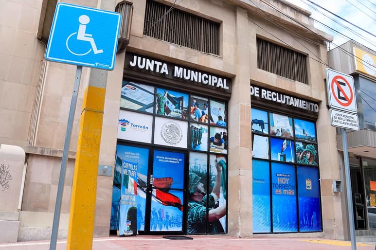 Deberán portar en todo momento cubrebocas y careta. (ROBERTO ITURRIAGA)