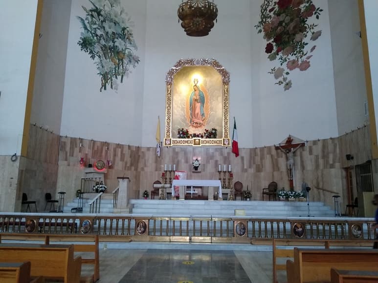 La Iglesia católica pide orden a los fieles católicos que acudirán a celebrar en la Parroquia de Nuestra Señora de Guadalupe. (ANGÉLICA SANDOVAL)