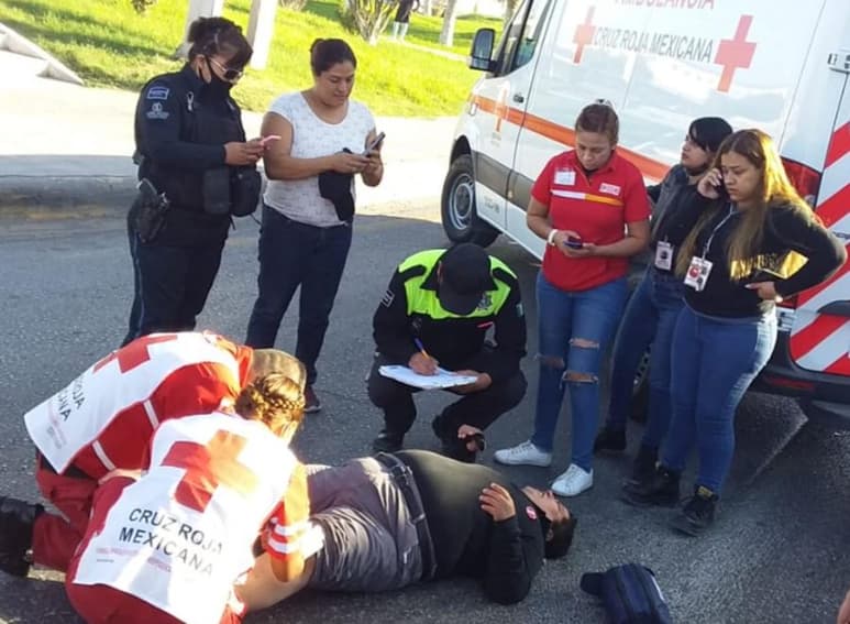 El vehículo responsable huyó. (EL SIGLO DE TORREÓN)