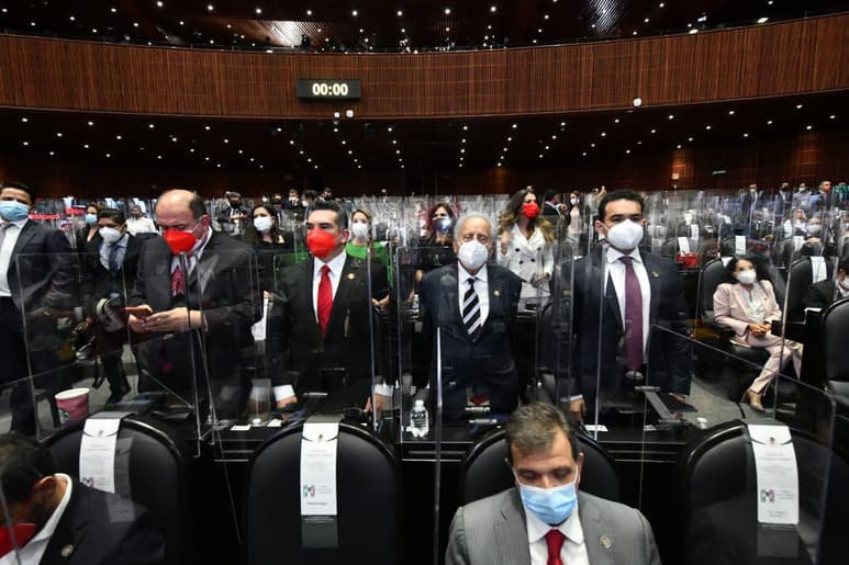 Los coordinadores del PAN, PRI y PRD alertaron que Morena complica la posibilidad de diálogo en el futuro. (ESPECIAL)