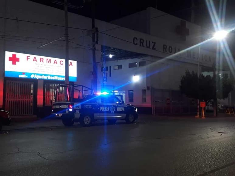 Luego de golpearlo el joven llegó a la Cruz Roja de Torreón. (ARCHIVO)