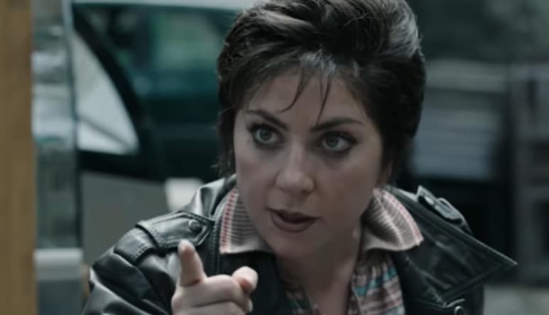 Lady Gaga, que se encuentra en Milán (norte de Italia) para el estreno de 'House of Gucci', la película de Ridley Scott sobre el asesinato de Maurizio Gucci en 1995, lanzó hoy un 'mensaje a las mujeres': 'Si creían que no cuentan, aguanten; si sobreviven, traten de mantenerse íntegras'. (ESPECIAL)