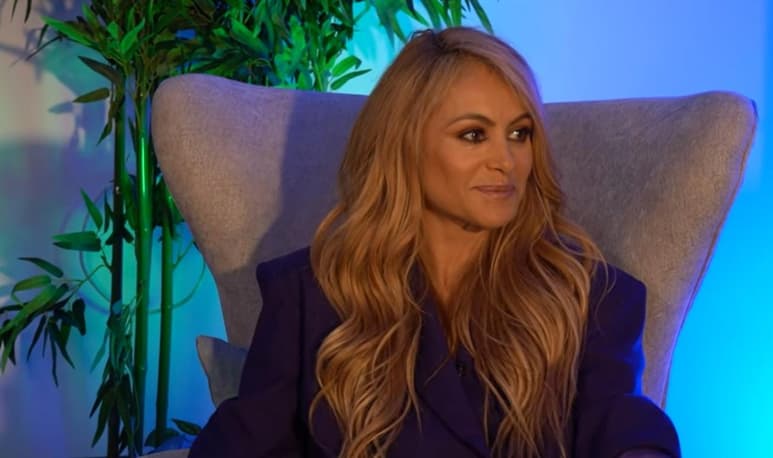 Paulina Rubio apareció este domingo en el programa de Yordi Rosado y allí, con unos shots de Jengibre encima, le platicó al comunicador sobre diferentes vertientes en su vida.