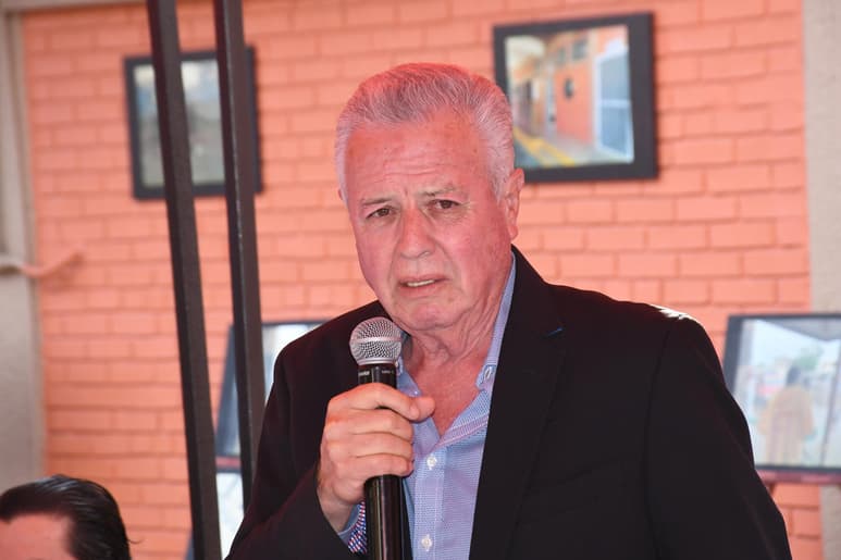 El mandatario local no dudó en recriminar la actitud de la mayoría legislativa de Morena y sus aliados, de quienes dijo que votaron sin análisis alguno y en contra de los intereses de la población. (FERNANDO COMPEÁN)