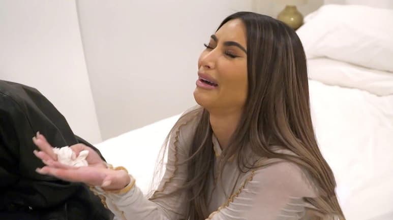 Doce personas serán juzgadas en París por un robo de joyas valoradas en 10 millones de dólares de Kim Kardashian West en 2016, dijeron las autoridades francesas el viernes. (ESPECIAL)