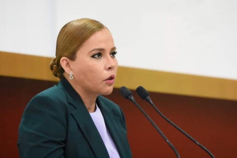 Marina Vitela Rodríguez y Maribel Aguilera Cháirez, habrán de solicitar licencia para separarse de su cargo de forma temporal, al ser seleccionadas por el Consejo Nacional de Morena como dos de los cuatro aspirantes a la candidatura a la gubernatura de Durango por Morena. (ARCHIVO)